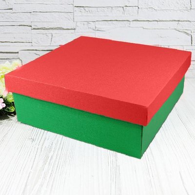 Новорічна коробка для подарунків "№1 червоно-зелена" (20х20х9) 7688kz фото